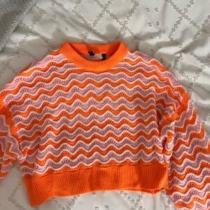 H&M- Y2K Neon Pink and Orange Wave Pattern Sweater. Good as New and size L